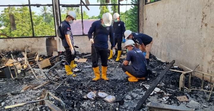 Tim Labfor Mabes Polri dan Polda Sulut Lakukan Olah TKP Kebakaran di Gedung Mapolda Gorontalo