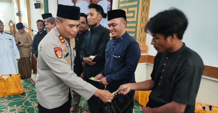 Jalin Silaturahmi, Kapolres Pohuwato Salurkan Bantuan Kepada Eks Napiter