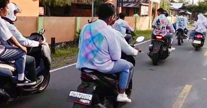 Polres Pohuwato Bubarkan Siswa-siswi Saat Konvoi di Jalan